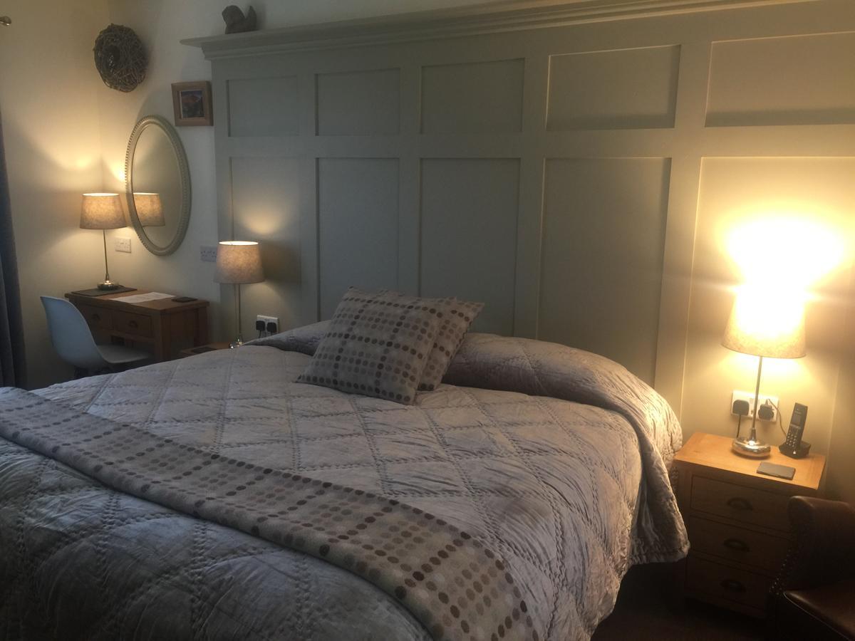 Cathedral View - Swn Yr Afon Bed & Breakfast Brecon Bagian luar foto