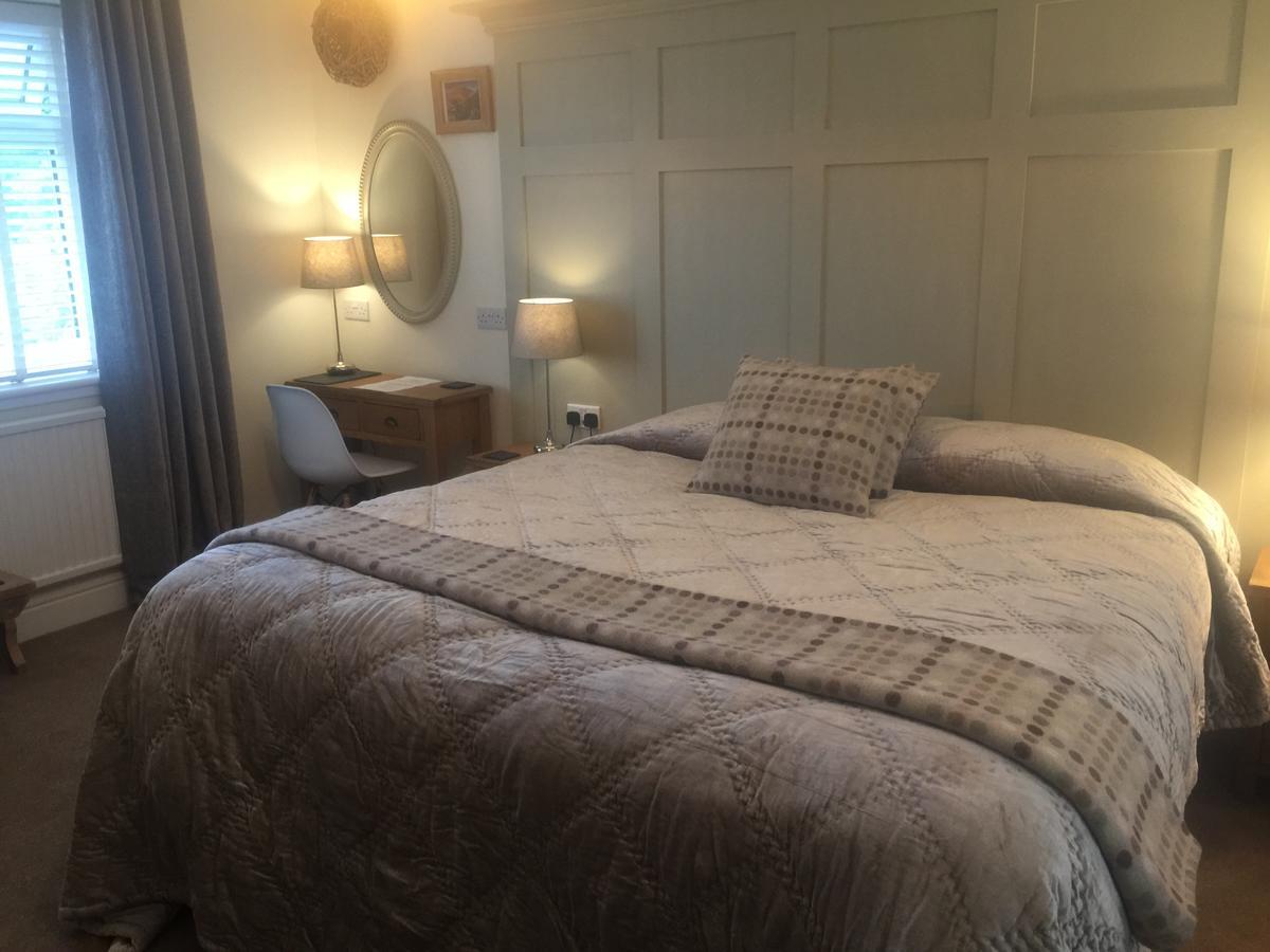 Cathedral View - Swn Yr Afon Bed & Breakfast Brecon Bagian luar foto