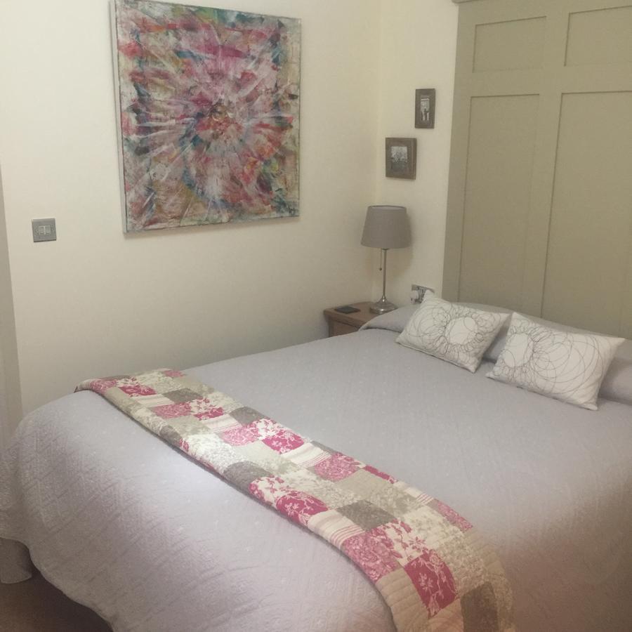 Cathedral View - Swn Yr Afon Bed & Breakfast Brecon Bagian luar foto